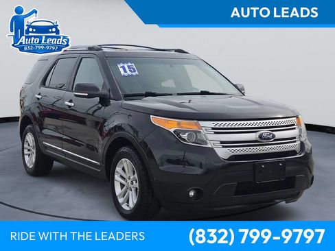 Used 2015 Ford Explorer XLT w/ Equipment Group 202B AWD/4WD image 1