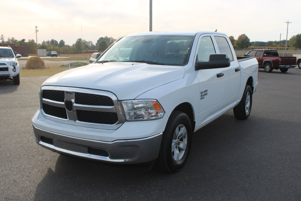 Used 2023 RAM 1500 Classic SLT w/ Trailer & Traction Group RWD image 4