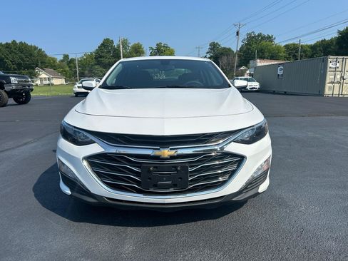 Used 2020 Chevrolet Malibu LT FWD image 2