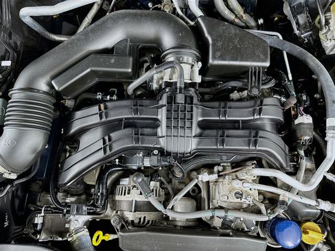 Used 2025 Subaru Outback Premium image 35