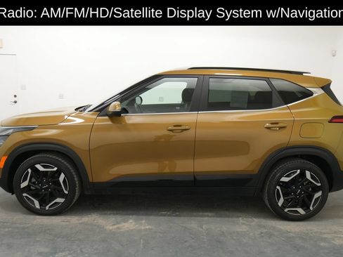 Used 2024 Kia Seltos SX w/ SX Sunroof Package AWD/4WD image 4