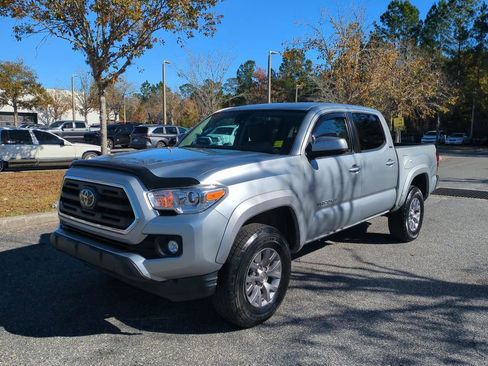 Used 2019 Toyota Tacoma SR5 image 2