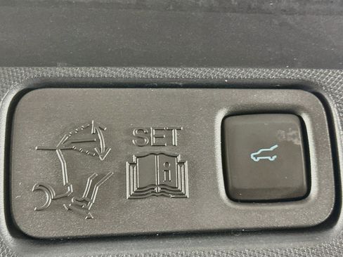 Used 2021 Ford Mustang Mach-E Premium AWD/4WD image 31