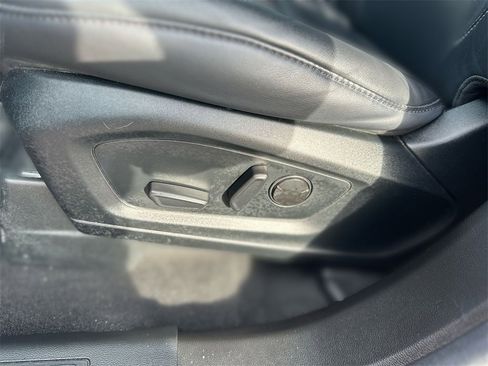 Used 2022 Ford Explorer XLT w/ Equipment Group 202A image 15