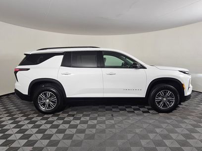 Used 2025 Chevrolet Traverse LT w/ Driver Confidence Package