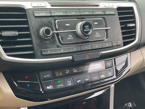 Used 2017 Honda Accord LX image 8