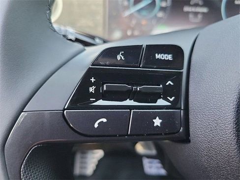 New 2025 Hyundai Elantra SEL image 4