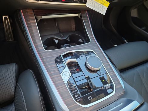 Certified 2026 BMW X5 xDrive50e w/ M Sport Package image 22