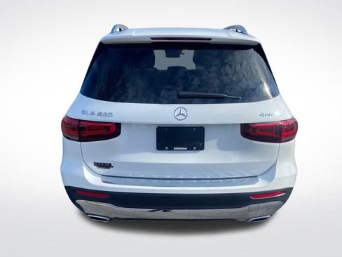 Used 2023 Mercedes-Benz GLB 250 4MATIC image 6