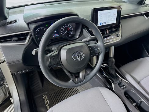Used 2024 Toyota Corolla Cross AWD Hybrid image 22