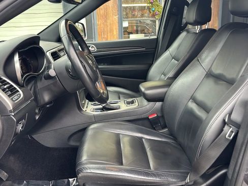 Used 2018 Jeep Grand Cherokee Limited image 17