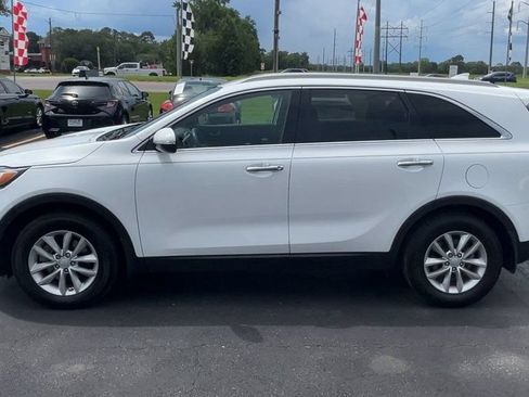Used 2018 Kia Sorento FWD image 5