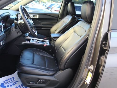 Used 2020 Ford Explorer Limited image 29