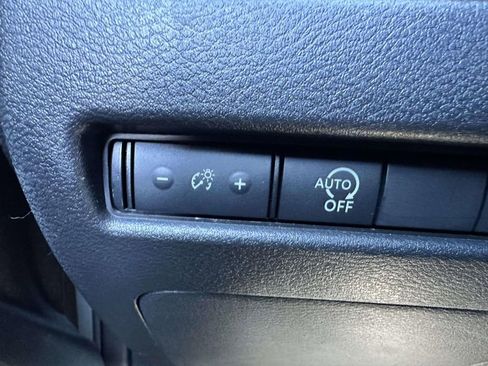 Used 2023 Nissan Rogue S AWD/4WD image 15