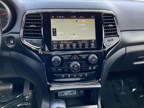 Used 2021 Jeep Grand Cherokee Laredo X image 6