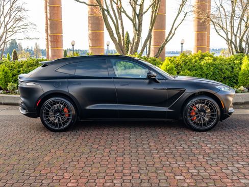 Used 2022 Aston Martin DBX image 54
