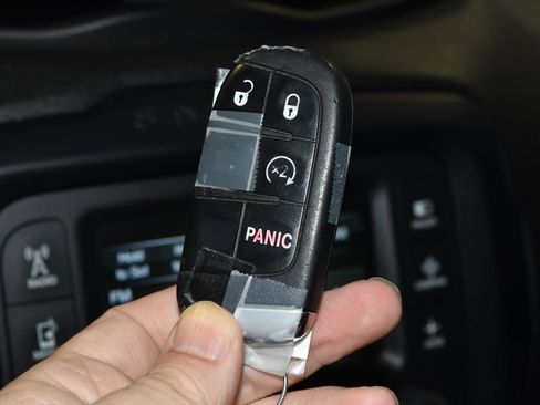 Used 2015 Jeep Renegade Limited FWD image 16
