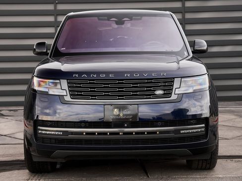 Used 2023 Land Rover Range Rover Long Wheelbase SE image 12