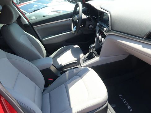 Used 2019 Hyundai Elantra SEL image 26