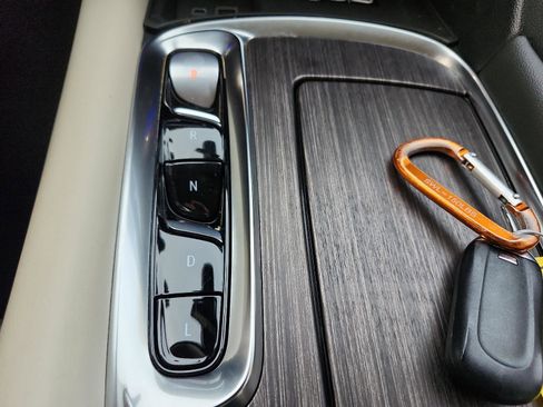 Certified 2024 Buick Enclave Avenir w/ Avenir Technology Package image 21