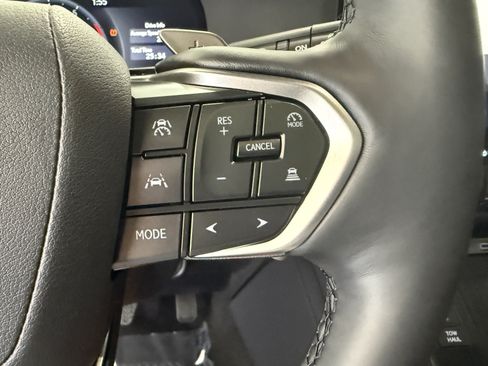 Used 2025 Lexus GX 550 w/ Accessory Package (Z1) AWD/4WD image 22