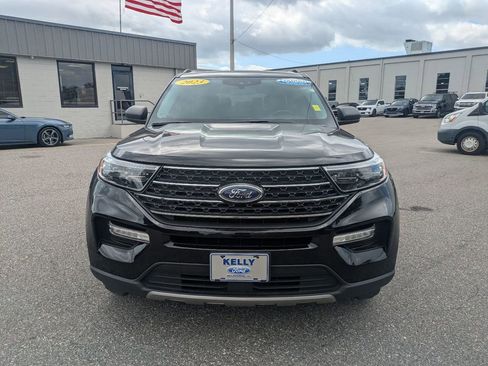 Certified 2023 Ford Explorer XLT w/ Equipment Group 202A AWD/4WD image 3