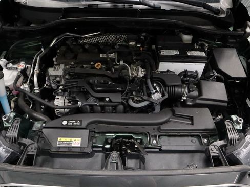 Used 2022 Toyota Corolla Cross XLE w/ Convenience Package AWD/4WD image 18