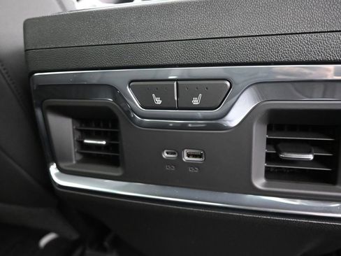 New 2025 GMC Sierra 2500 SLT w/ SLT Premium Package image 10