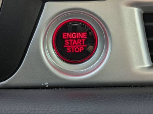 Used 2025 Honda Pilot Elite image 34