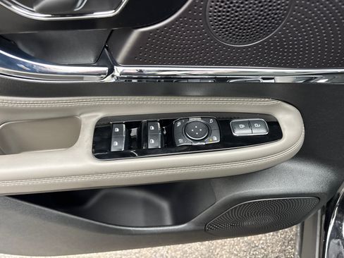 New 2026 Lincoln Corsair Premiere image 13