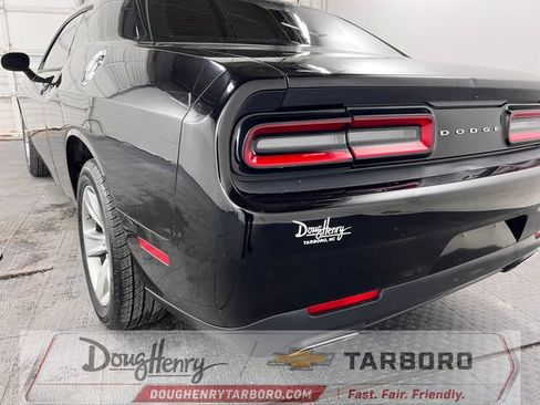 Used 2016 Dodge Challenger SXT RWD image 14
