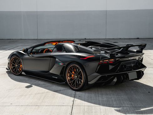 Used 2020 Lamborghini Aventador SVJ AWD/4WD image 41