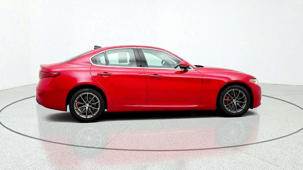 Used 2018 Alfa Romeo Giulia AWD w/ Cold Weather Package image 4