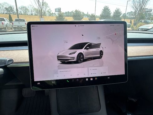 Used 2023 Tesla Model 3 Standard Range image 29
