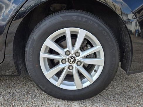 Used 2025 Toyota Camry LE image 32