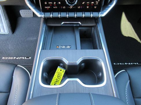 Used 2024 GMC Acadia Denali w/ Super Cruise Package image 20