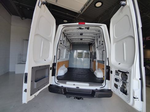 Used 2019 Nissan NV 3500 SV w/ Navigation Package RWD image 7