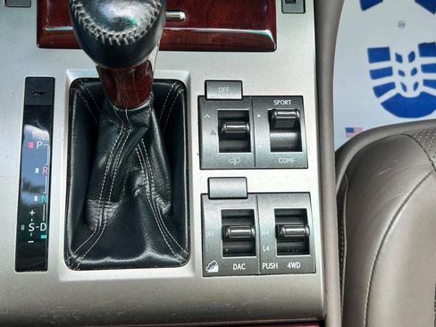 Used 2011 Lexus GX 460 Premium image 29