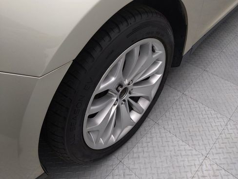 Used 2018 Ford Taurus Limited FWD image 31