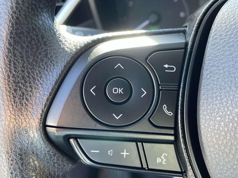 Used 2025 Toyota Corolla LE image 22