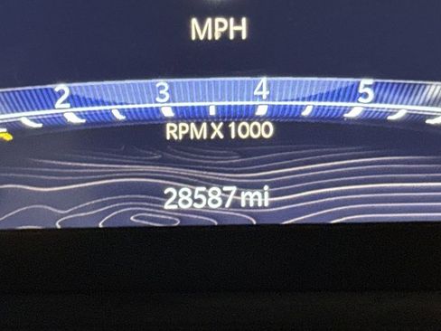 Used 2023 Jeep Grand Cherokee L Limited w/ Black Appearance Package image 13