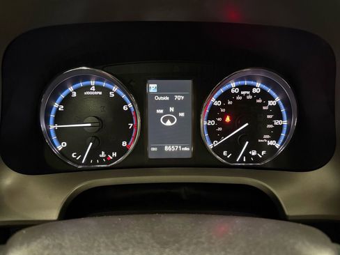 Used 2016 Toyota RAV4 XLE AWD/4WD image 7