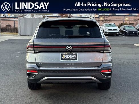 New 2026 Volkswagen Taos SE FWD image 4