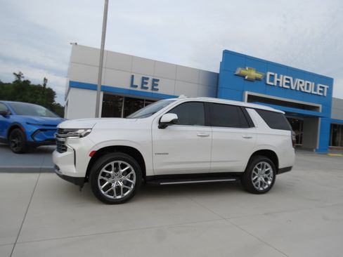 Used 2024 Chevrolet Tahoe LT w/ Luxury Package AWD/4WD image 1