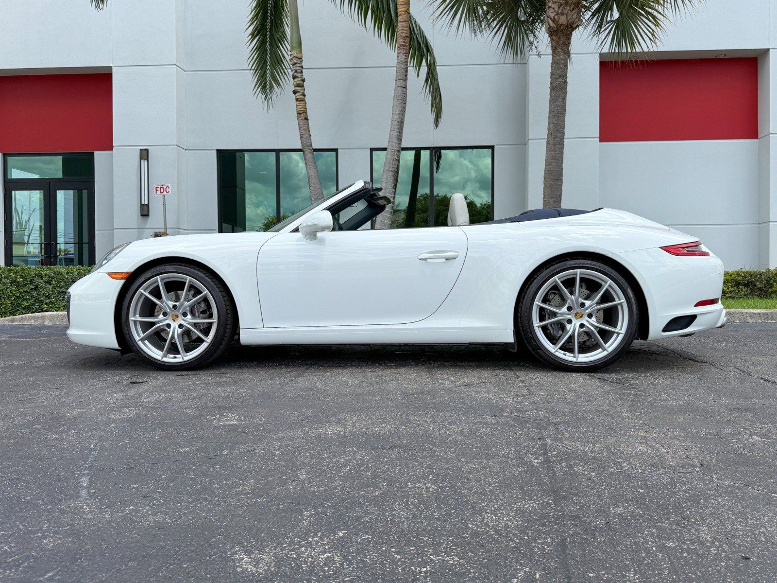 Used 2018 Porsche 911 Targa 4S image 7