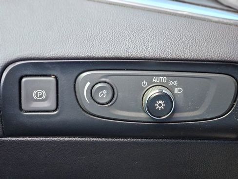 Used 2021 Buick Enclave Essence w/ Sound and Sites Package image 20