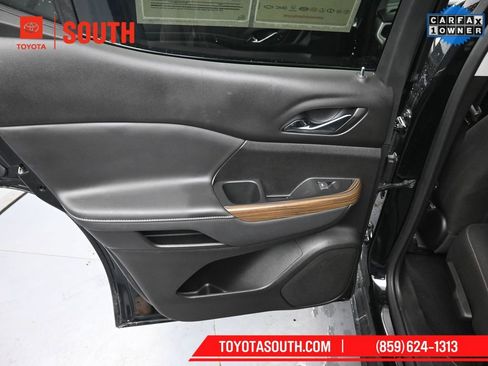 Used 2023 GMC Acadia SLE w/ Driver Convenience Package image 24