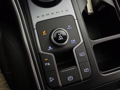 Used 2023 Kia Sorento EX image 15