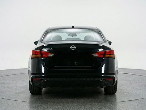 Used 2025 Nissan Altima 2.5 SV image 7