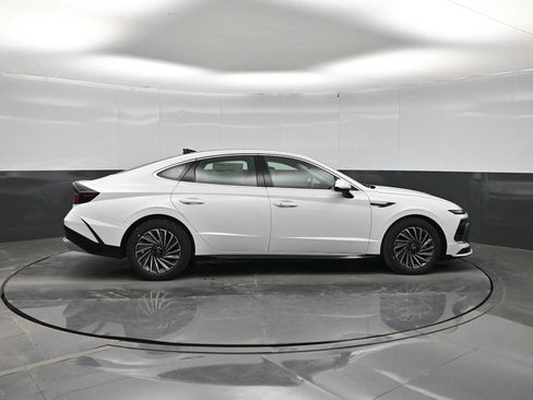 New 2026 Hyundai Sonata SEL FWD image 9